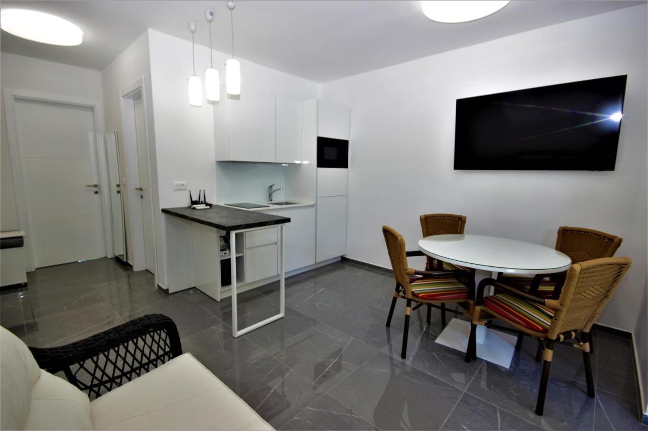 Apartments Smitran Banjole Esterno foto